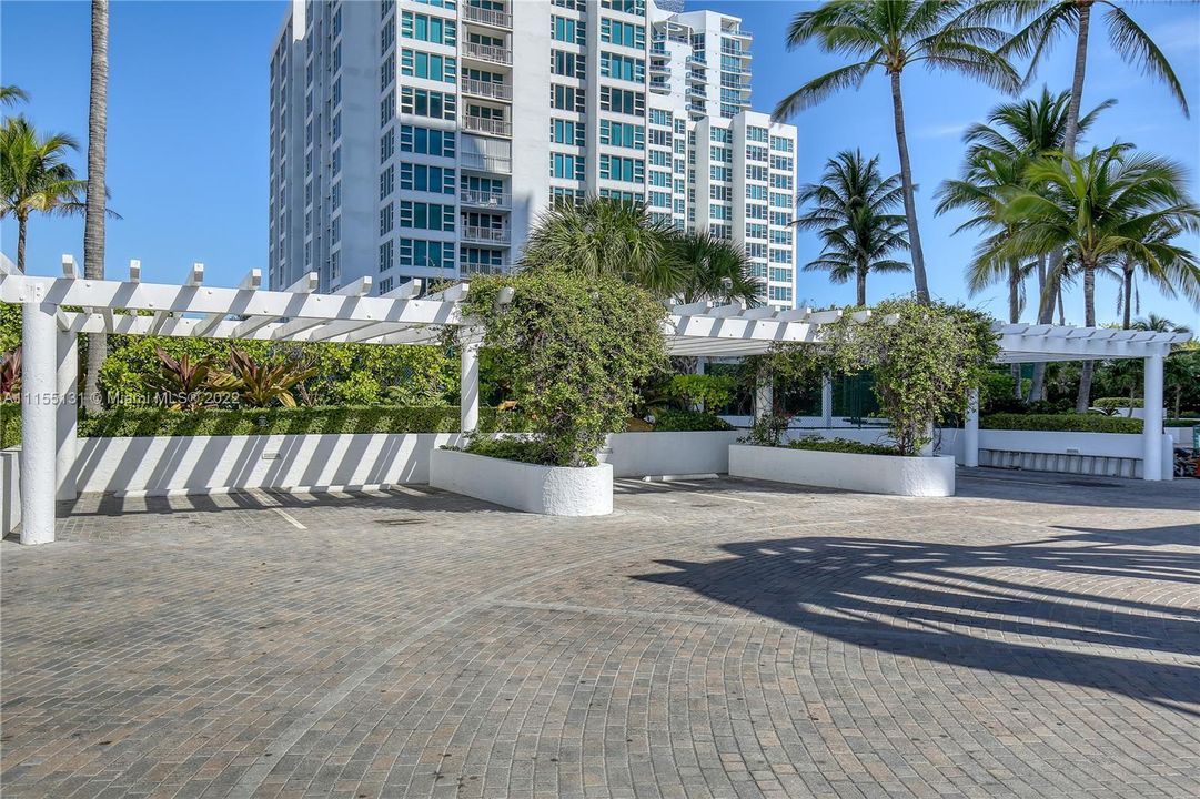 Recently Sold: $1,975,000 (4 beds, 3 baths, 3200 Square Feet)