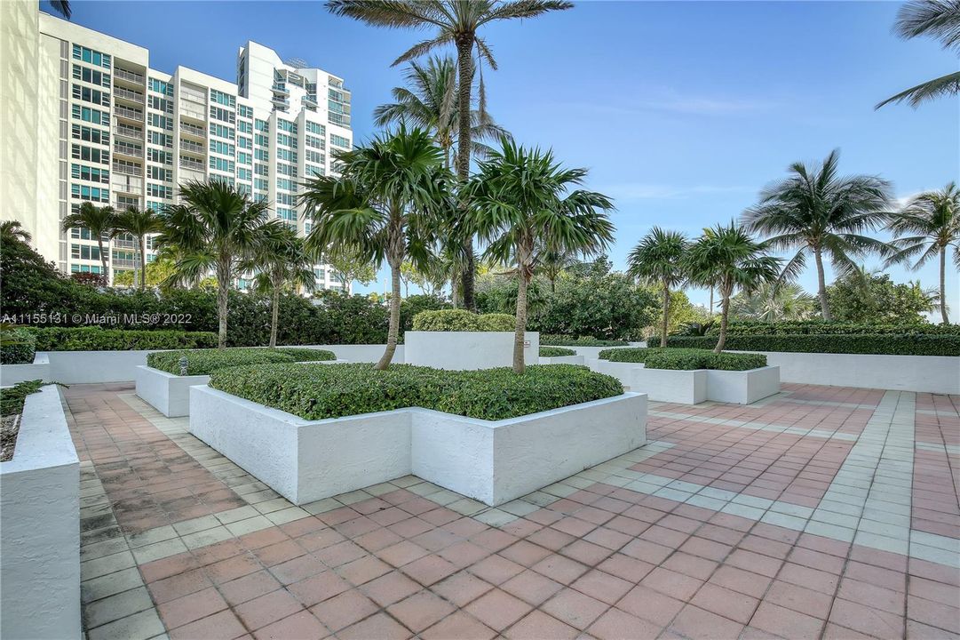 Recently Sold: $1,975,000 (4 beds, 3 baths, 3200 Square Feet)