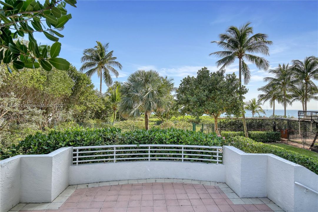 Recently Sold: $1,975,000 (4 beds, 3 baths, 3200 Square Feet)