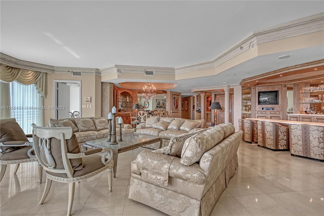 Recently Sold: $1,975,000 (4 beds, 3 baths, 3200 Square Feet)