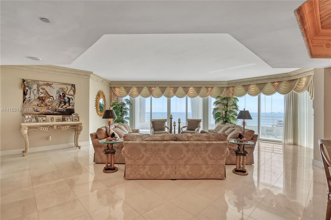 Recently Sold: $1,975,000 (4 beds, 3 baths, 3200 Square Feet)