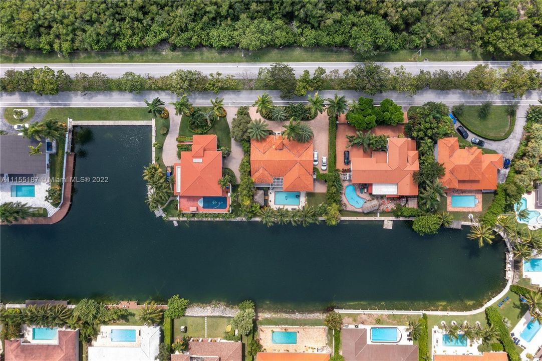 Recently Sold: $2,600,000 (5 beds, 4 baths, 3271 Square Feet)