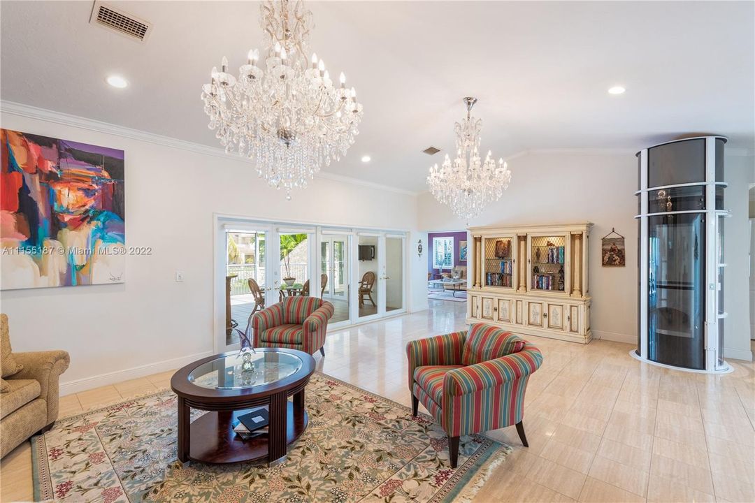 Recently Sold: $2,600,000 (5 beds, 4 baths, 3271 Square Feet)