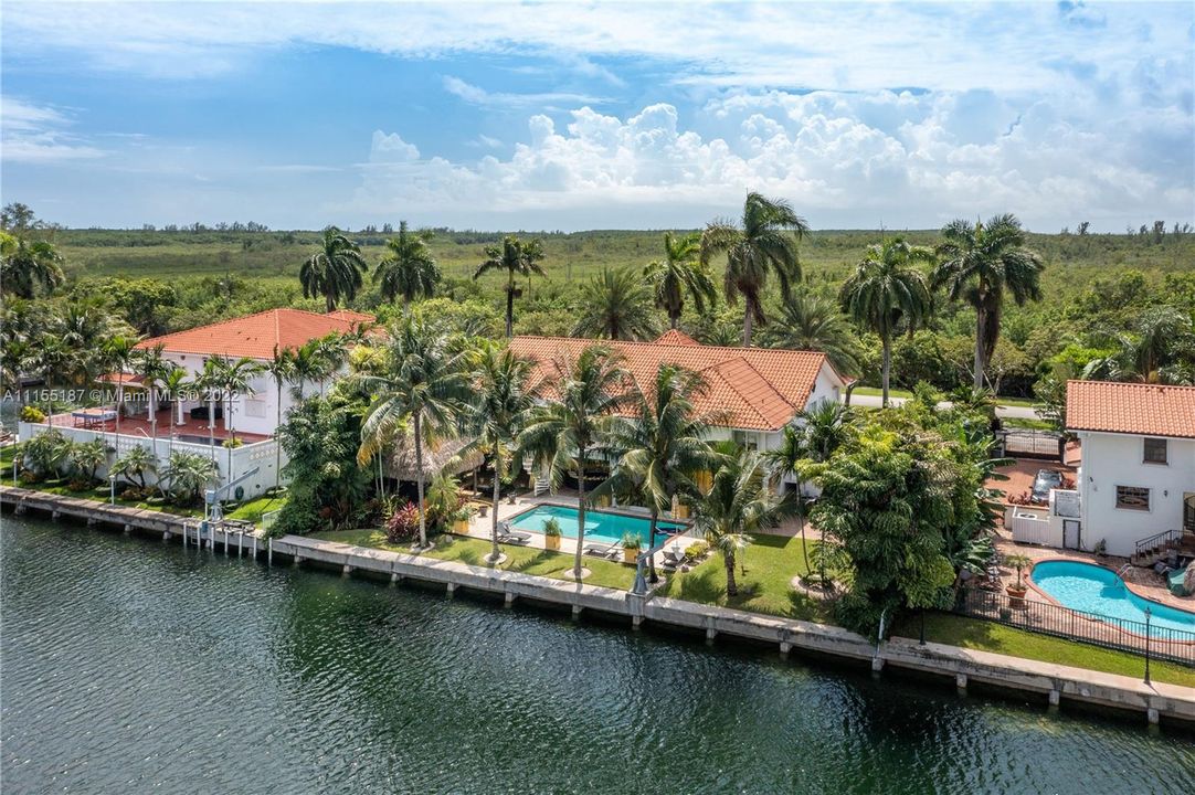 Recently Sold: $2,600,000 (5 beds, 4 baths, 3271 Square Feet)