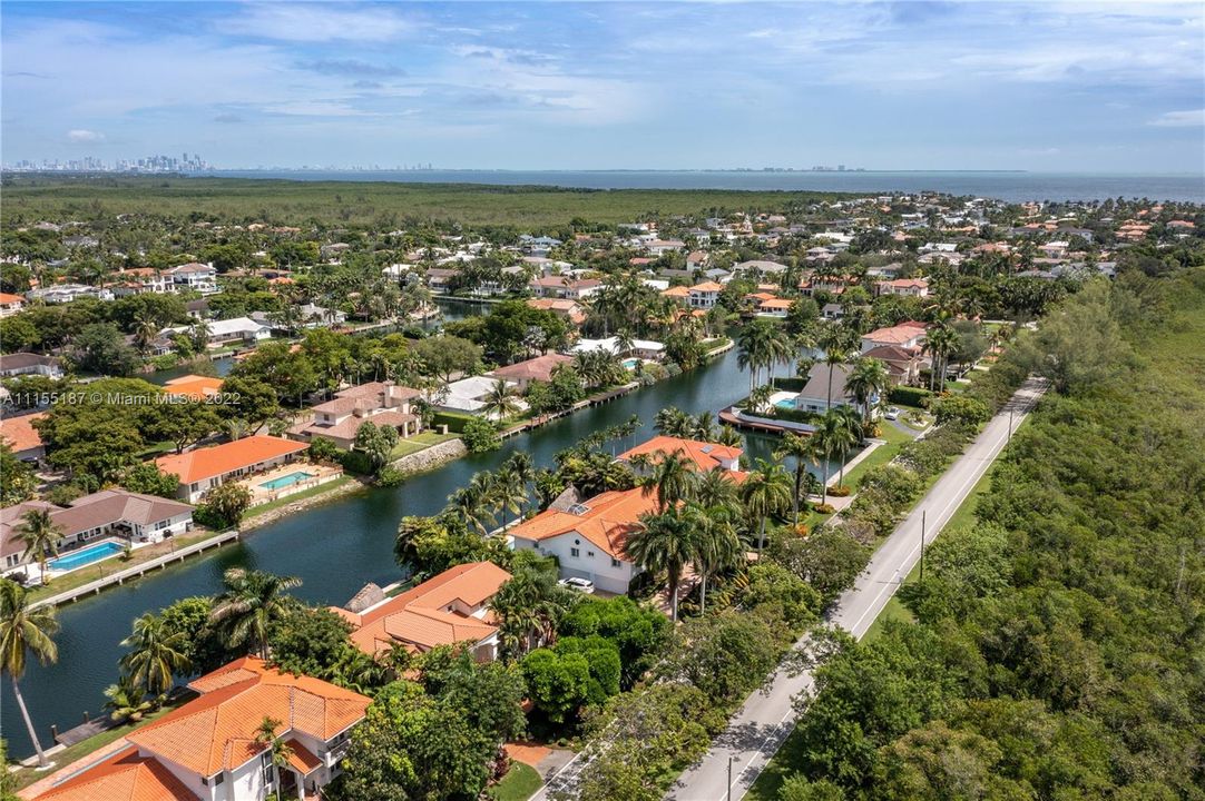 Recently Sold: $2,600,000 (5 beds, 4 baths, 3271 Square Feet)