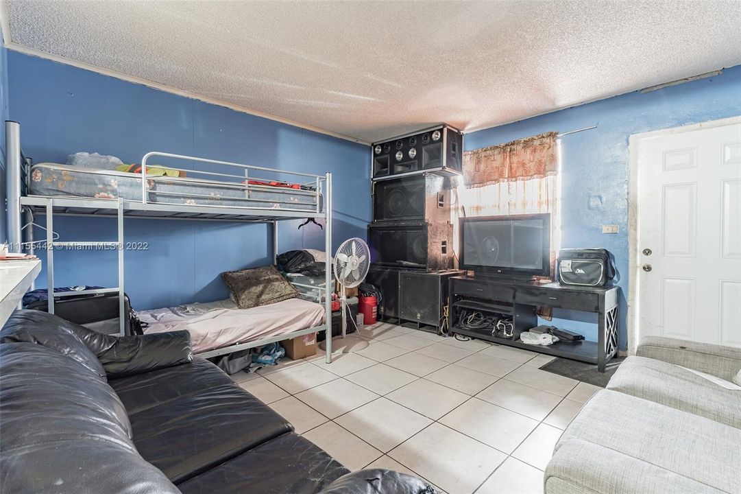 Recently Sold: $450,000 (0 beds, 0 baths, 2348 Square Feet)