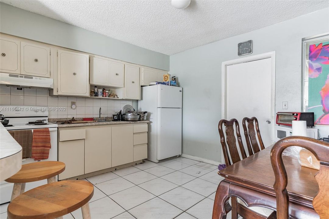 Recently Sold: $450,000 (0 beds, 0 baths, 2348 Square Feet)