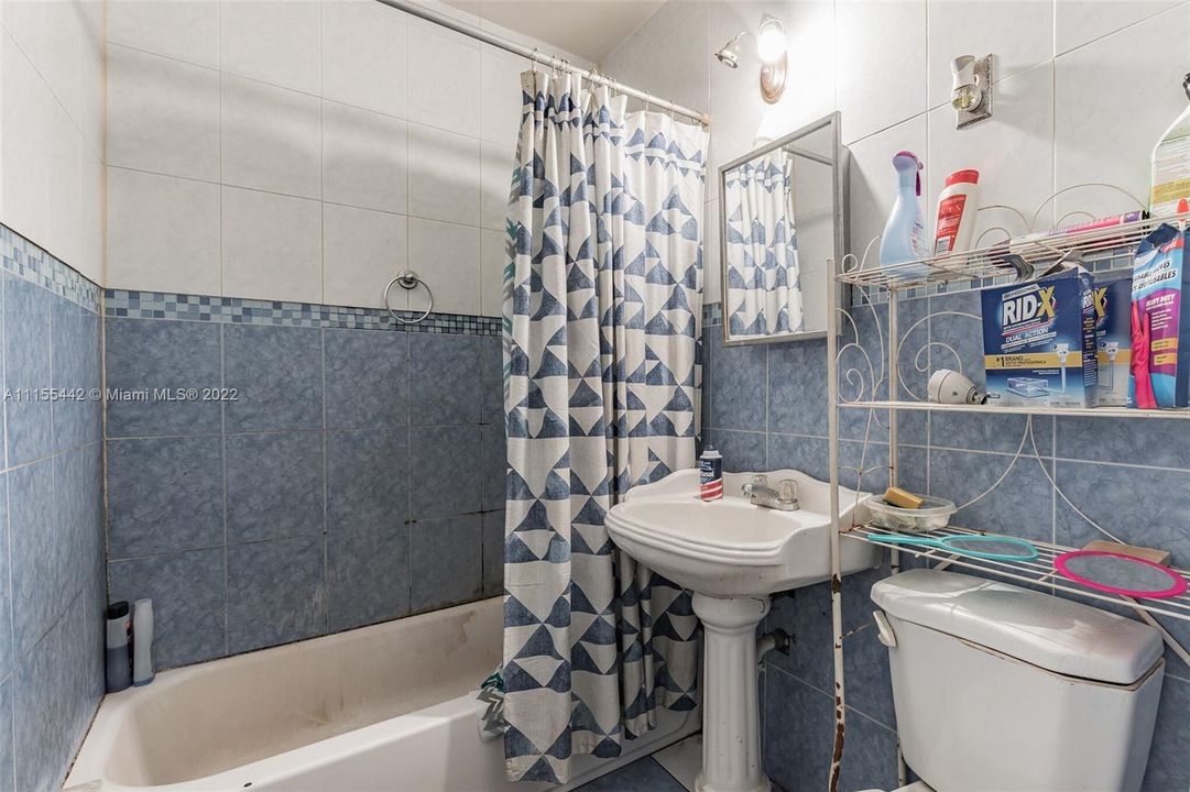 Recently Sold: $450,000 (0 beds, 0 baths, 2348 Square Feet)