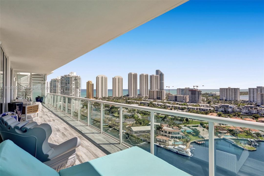Recently Sold: $1,900,000 (3 beds, 4 baths, 2256 Square Feet)