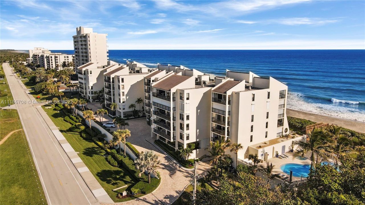 Recently Sold: $2,300,000 (2 beds, 2 baths, 2010 Square Feet)