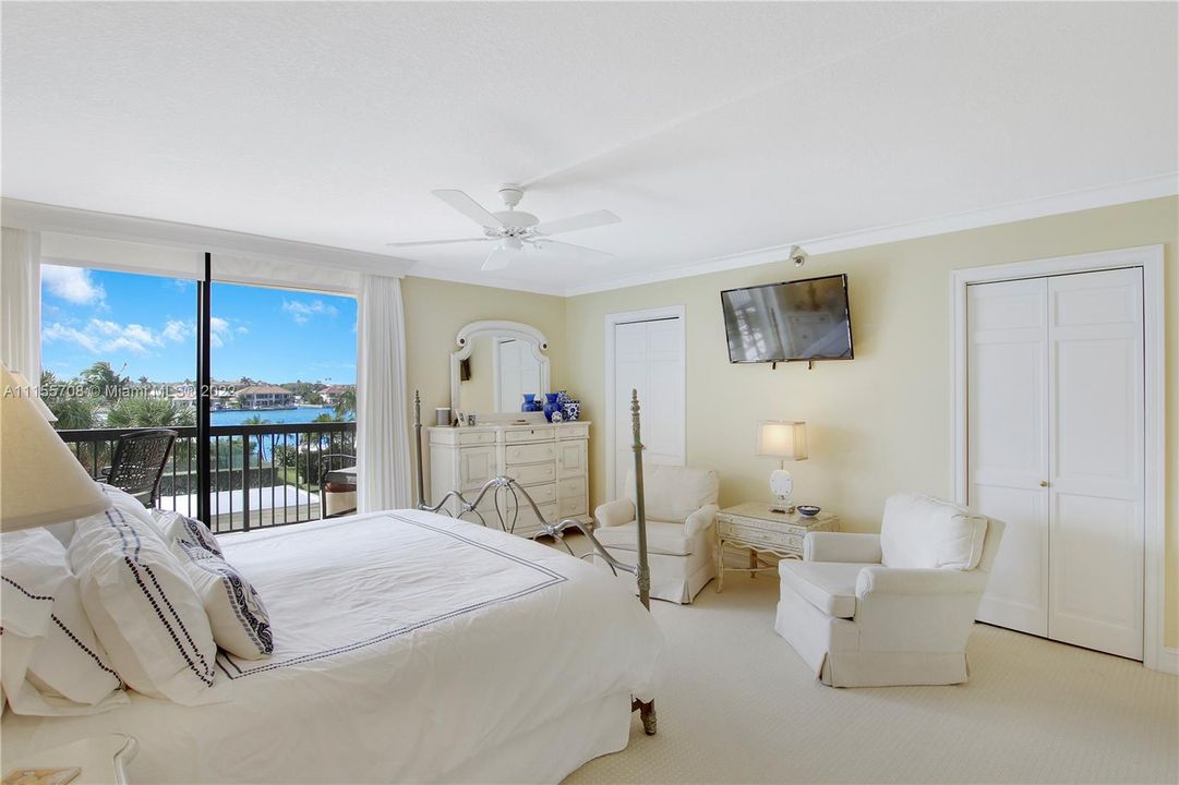 Recently Sold: $2,300,000 (2 beds, 2 baths, 2010 Square Feet)