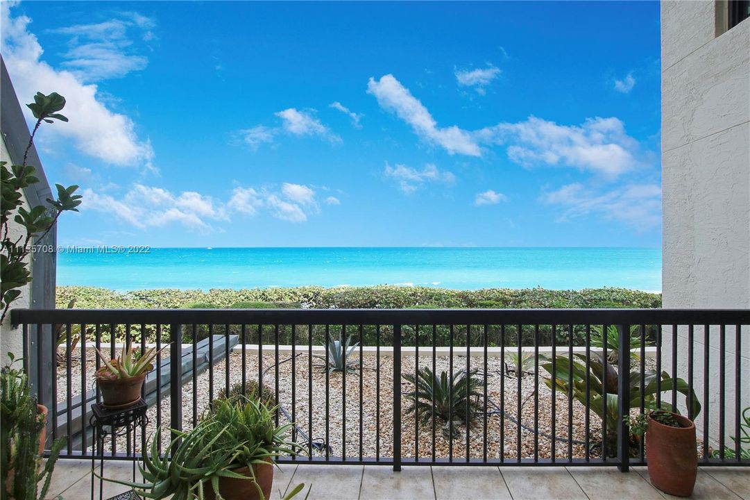 Recently Sold: $2,300,000 (2 beds, 2 baths, 2010 Square Feet)