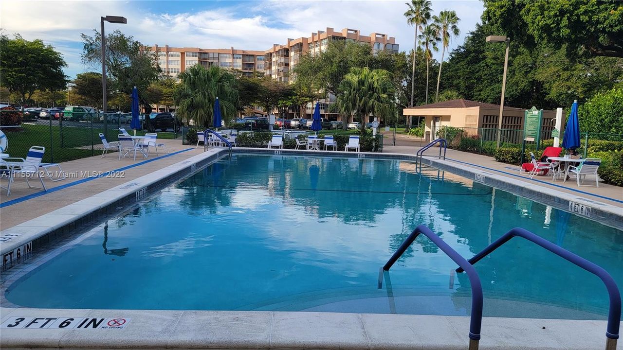 Vendido Recientemente: $159,900 (2 camas, 2 baños, 1120 Pies cuadrados)