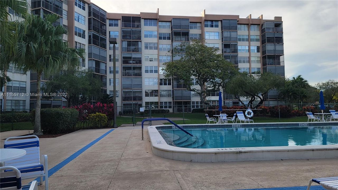 Vendido Recientemente: $159,900 (2 camas, 2 baños, 1120 Pies cuadrados)