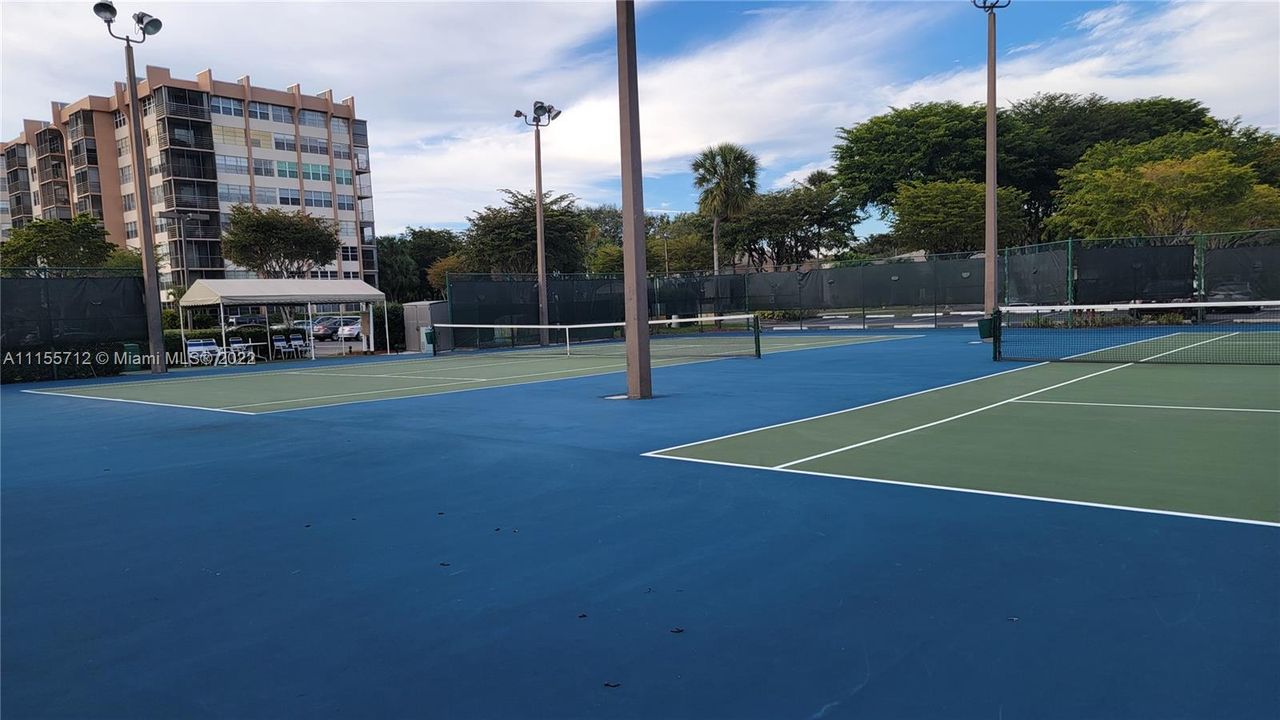 Vendido Recientemente: $159,900 (2 camas, 2 baños, 1120 Pies cuadrados)