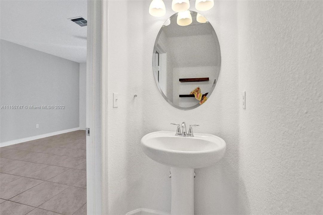 Recently Sold: $319,000 (3 beds, 2 baths, 1560 Square Feet)