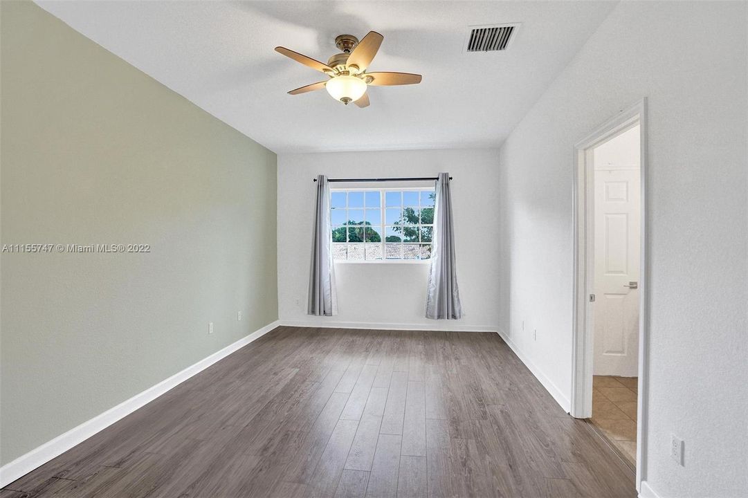 Recently Sold: $319,000 (3 beds, 2 baths, 1560 Square Feet)