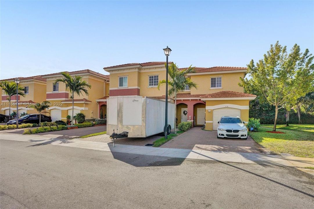 Recently Sold: $319,000 (3 beds, 2 baths, 1560 Square Feet)