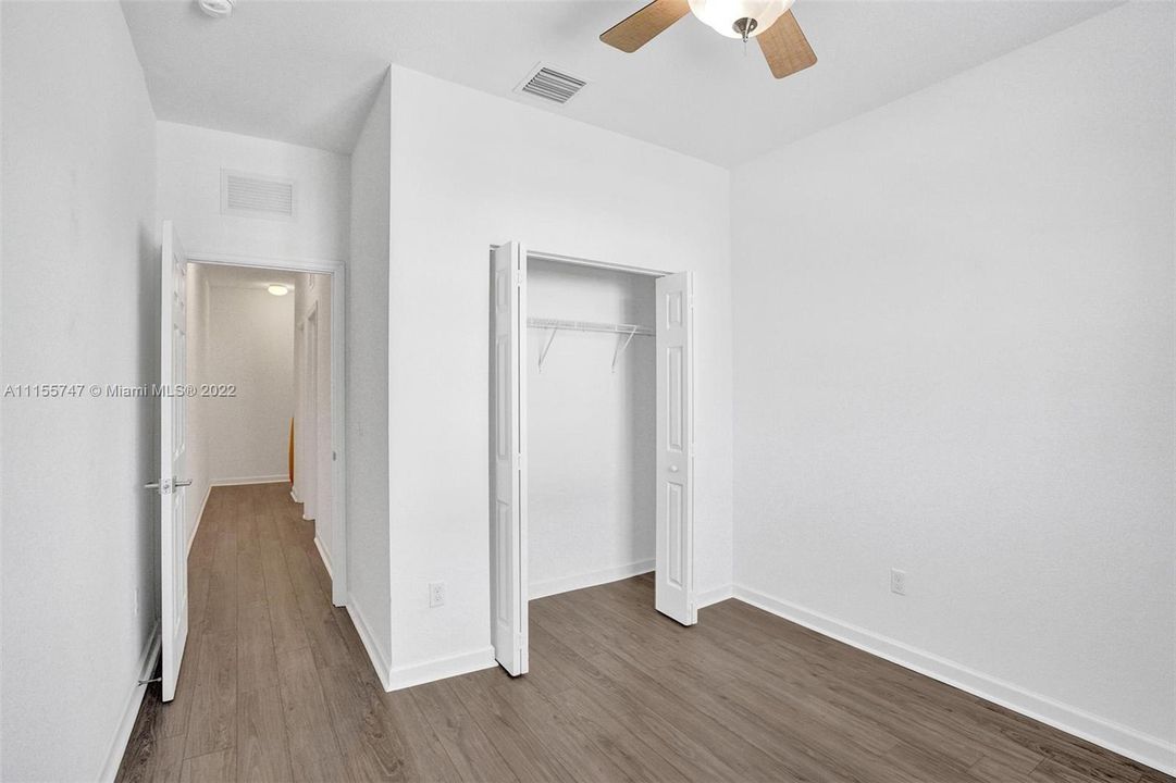 Recently Sold: $319,000 (3 beds, 2 baths, 1560 Square Feet)