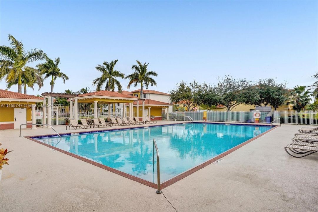 Recently Sold: $319,000 (3 beds, 2 baths, 1560 Square Feet)