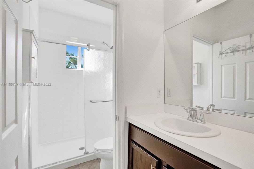 Recently Sold: $319,000 (3 beds, 2 baths, 1560 Square Feet)