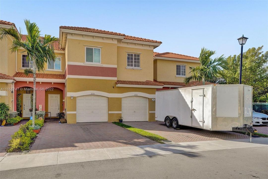 Recently Sold: $319,000 (3 beds, 2 baths, 1560 Square Feet)