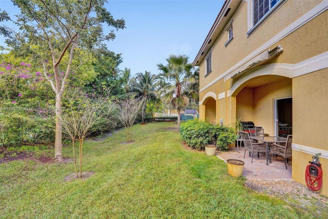 Recently Sold: $319,000 (3 beds, 2 baths, 1560 Square Feet)