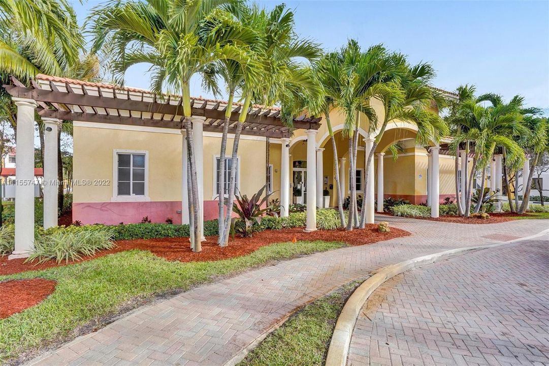 Recently Sold: $319,000 (3 beds, 2 baths, 1560 Square Feet)