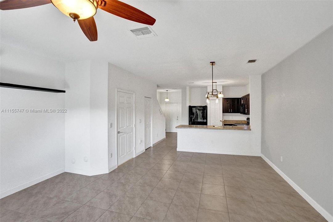 Recently Sold: $319,000 (3 beds, 2 baths, 1560 Square Feet)