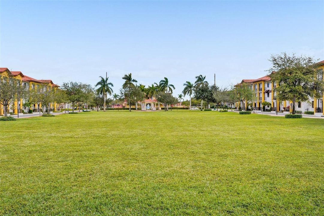 Recently Sold: $319,000 (3 beds, 2 baths, 1560 Square Feet)