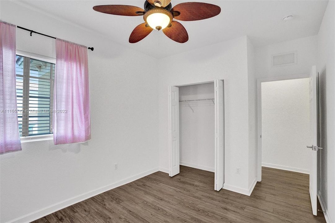 Recently Sold: $319,000 (3 beds, 2 baths, 1560 Square Feet)