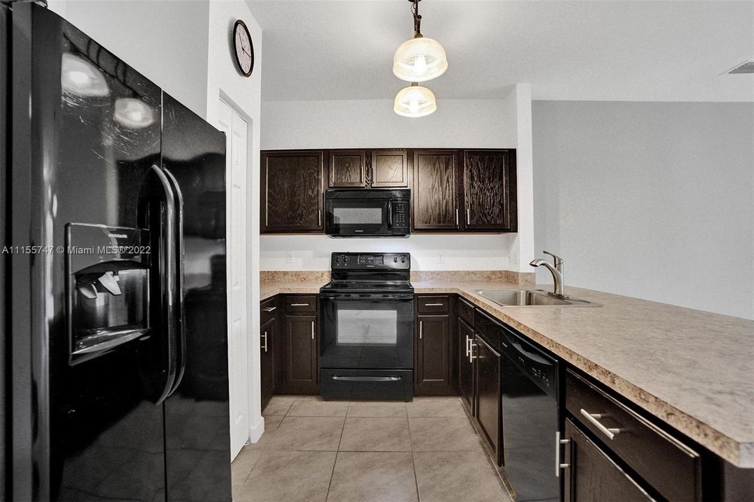 Recently Sold: $319,000 (3 beds, 2 baths, 1560 Square Feet)