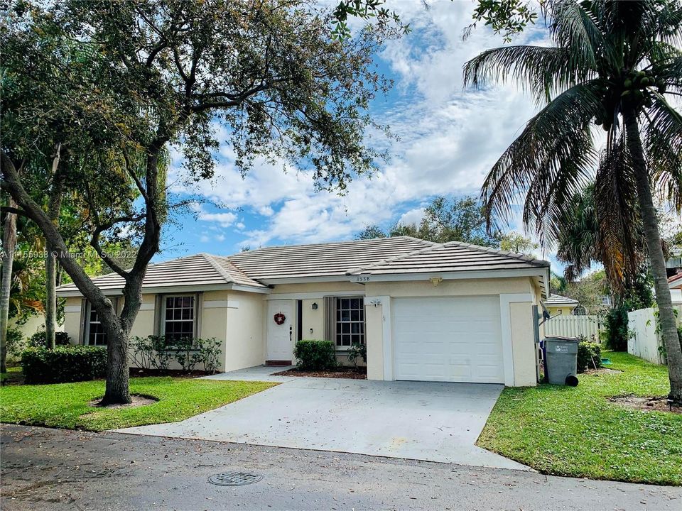 Vendido Recientemente: $400,000 (3 camas, 2 baños, 1398 Pies cuadrados)