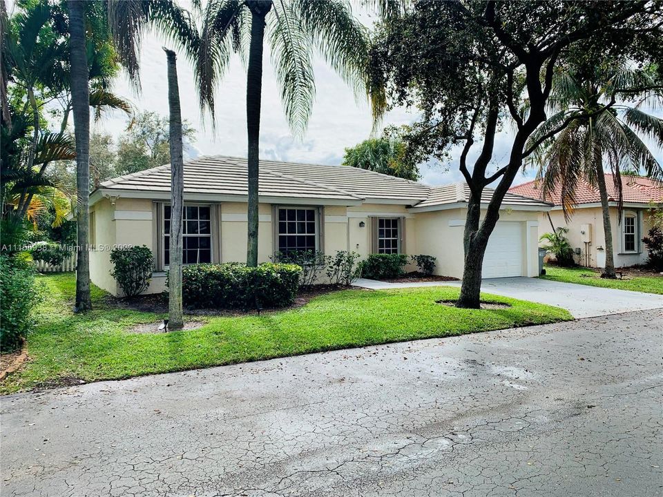 Vendido Recientemente: $400,000 (3 camas, 2 baños, 1398 Pies cuadrados)