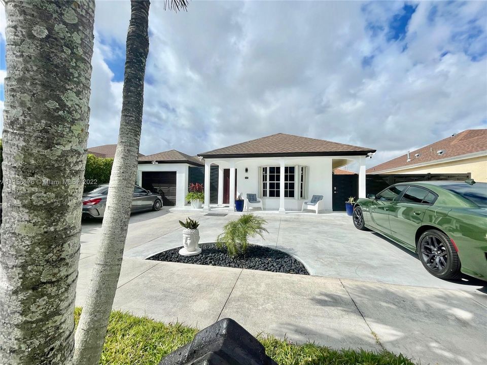 Recently Sold: $535,000 (4 beds, 3 baths, 1289 Square Feet)
