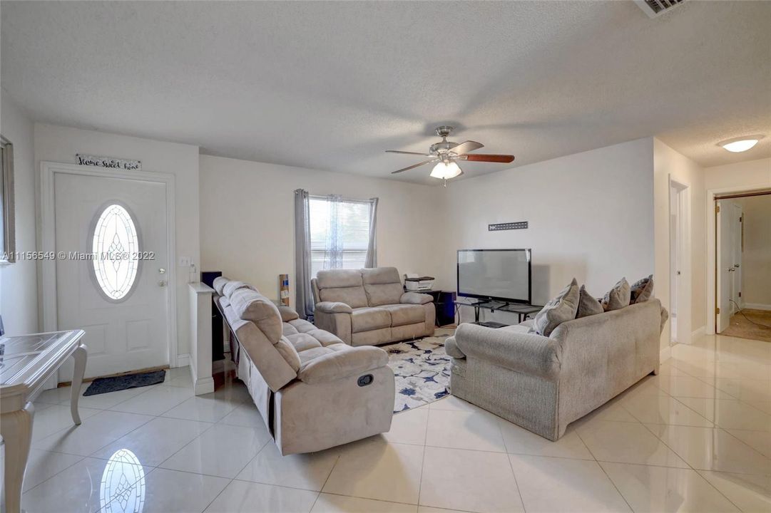 Recently Sold: $239,000 (2 beds, 2 baths, 1032 Square Feet)