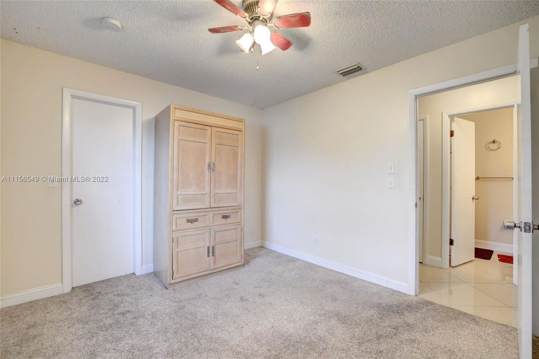 Recently Sold: $239,000 (2 beds, 2 baths, 1032 Square Feet)