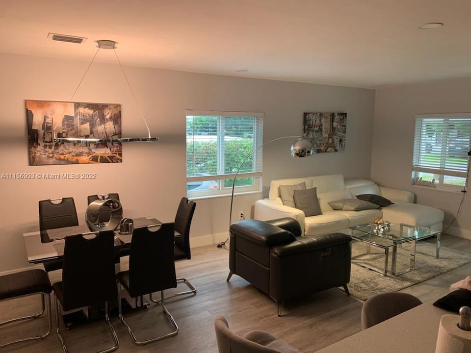 Недавно продано: $495,000 (3 спален, 2 ванн, 1088 Квадратных фут)