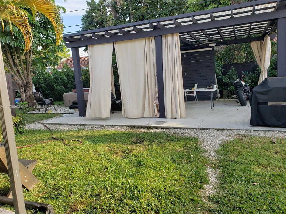 Недавно продано: $495,000 (3 спален, 2 ванн, 1088 Квадратных фут)