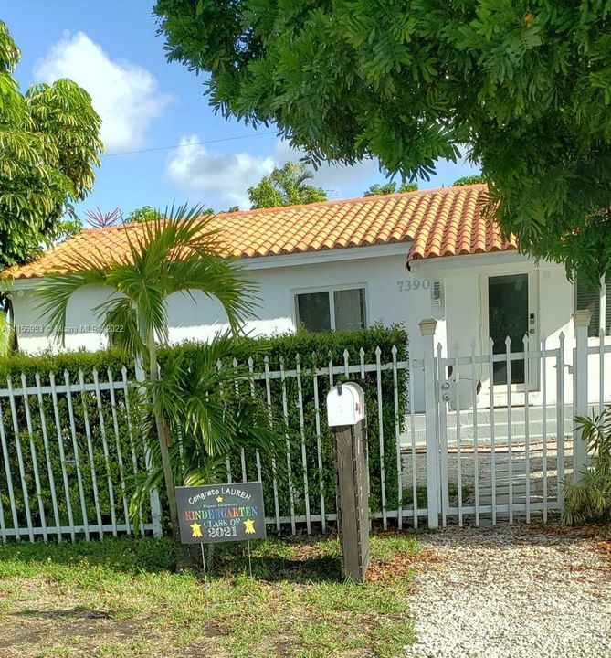 Недавно продано: $495,000 (3 спален, 2 ванн, 1088 Квадратных фут)