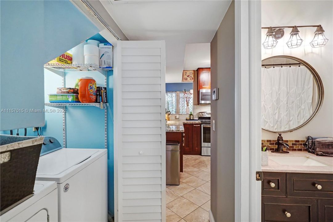 Recently Sold: $299,000 (3 beds, 2 baths, 1268 Square Feet)