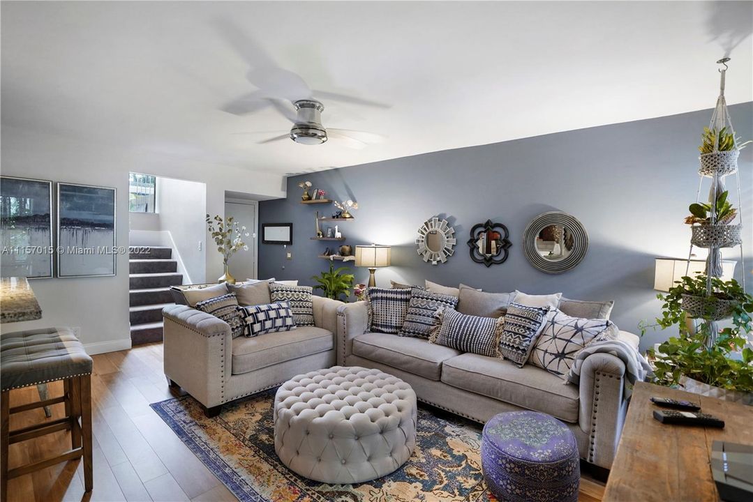 Recently Sold: $299,000 (3 beds, 2 baths, 1268 Square Feet)