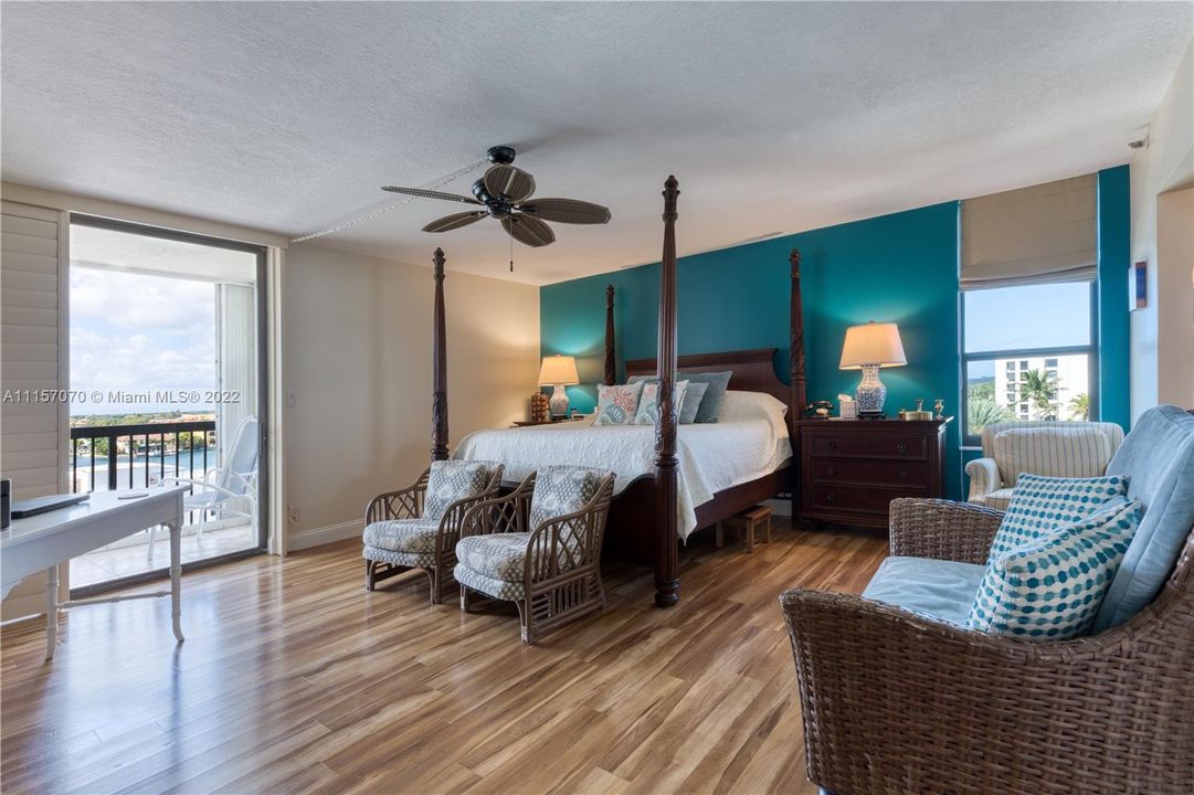 Recently Sold: $2,500,000 (2 beds, 2 baths, 2010 Square Feet)