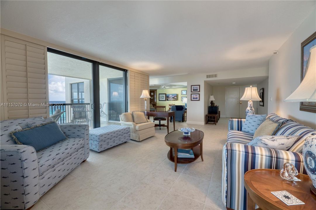 Recently Sold: $2,500,000 (2 beds, 2 baths, 2010 Square Feet)