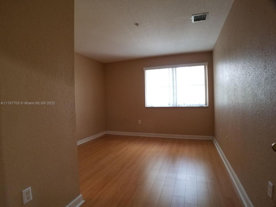 Recently Rented: $1,800 (2 beds, 2 baths, 1282 Square Feet)