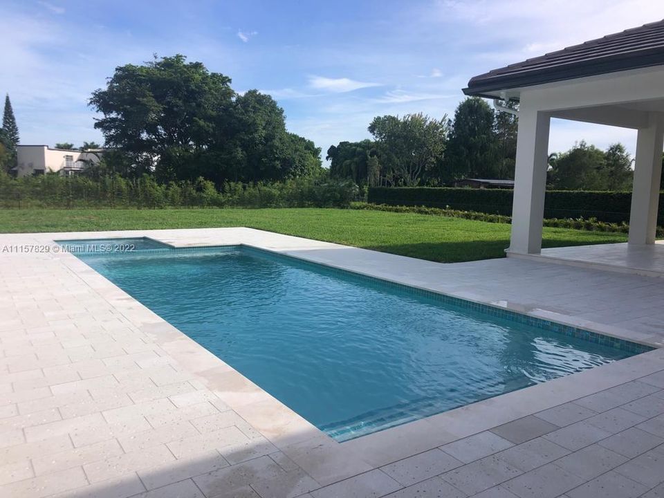 Vendido Recientemente: $3,649,000 (5 camas, 6 baños, 6360 Pies cuadrados)