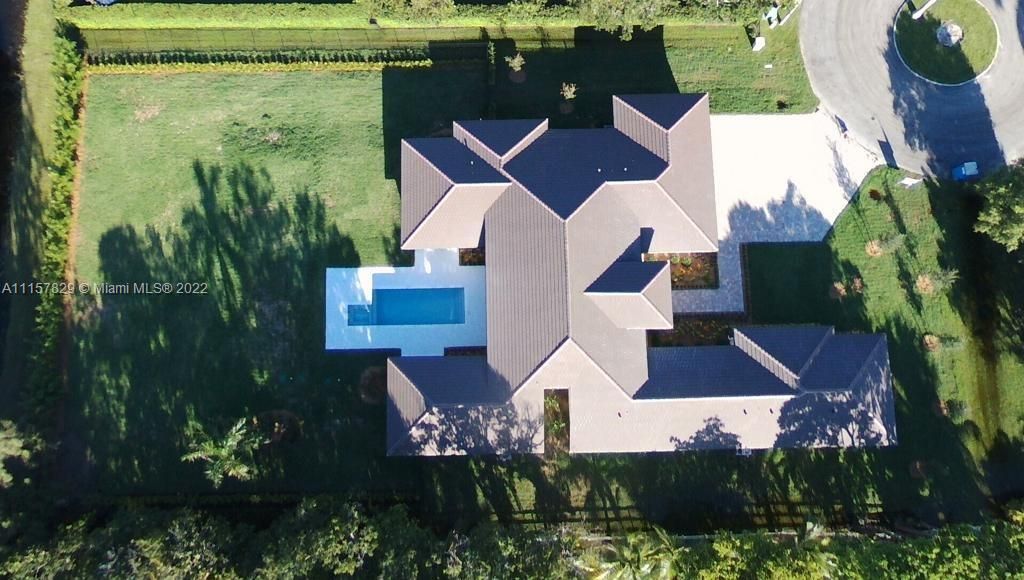 Vendido Recientemente: $3,649,000 (5 camas, 6 baños, 6360 Pies cuadrados)