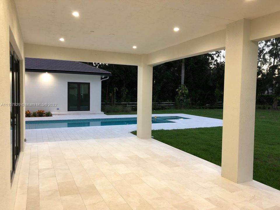 Vendido Recientemente: $3,649,000 (5 camas, 6 baños, 6360 Pies cuadrados)