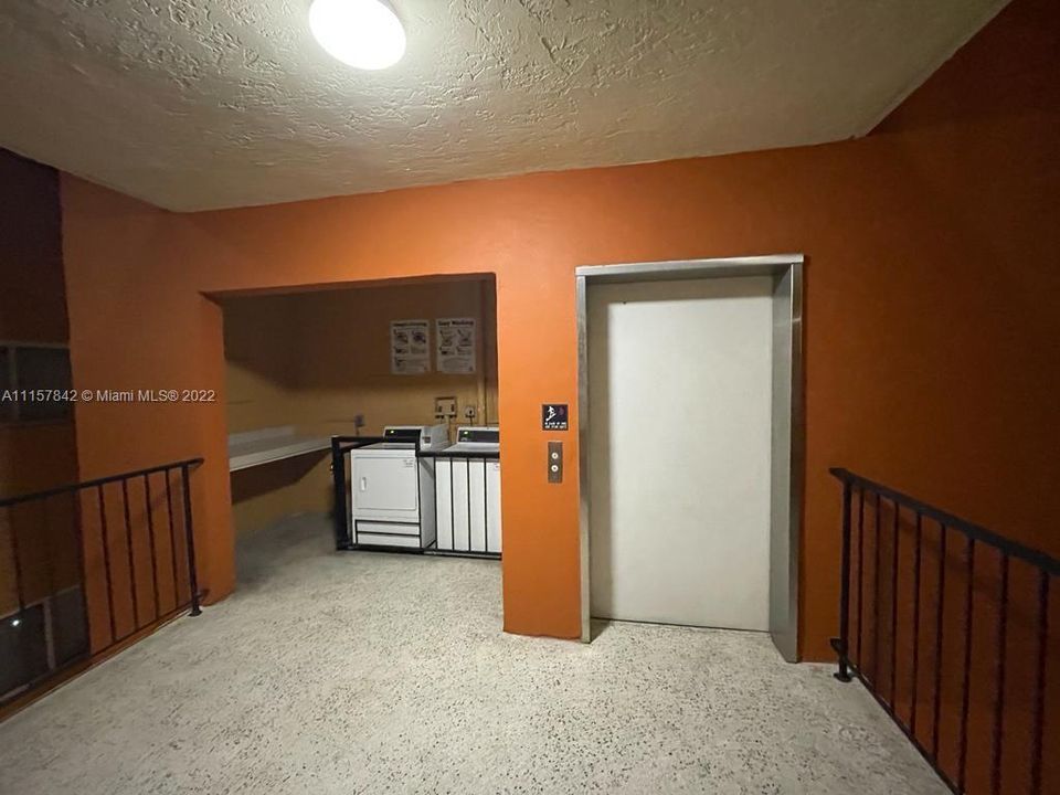 最近售出: $215,000 (2 贝兹, 1 浴室, 760 平方英尺)