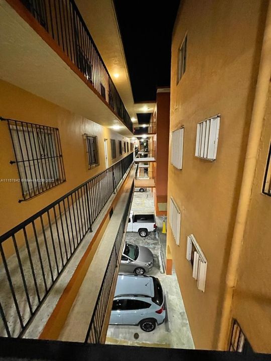 最近售出: $215,000 (2 贝兹, 1 浴室, 760 平方英尺)